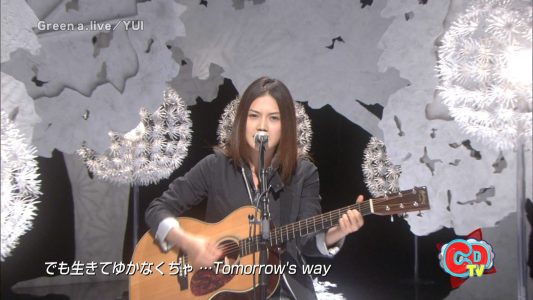YUI performs Green a.live at Count Down TV (2011.10.09) YUI-Green-a.live-+-Talk-CDTV-2011.10.09-05-533x300